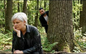 👑 Moja seka RAZMIŠLJA sama u šumi